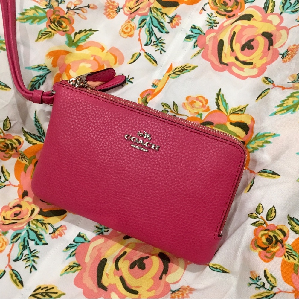Women’s Coach wristlet